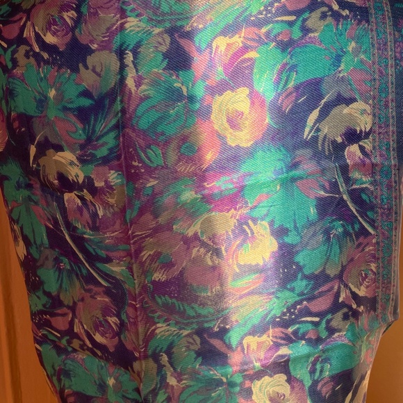 Handmade vintage blue acuarela floral silk scarf. - Picture 5 of 8